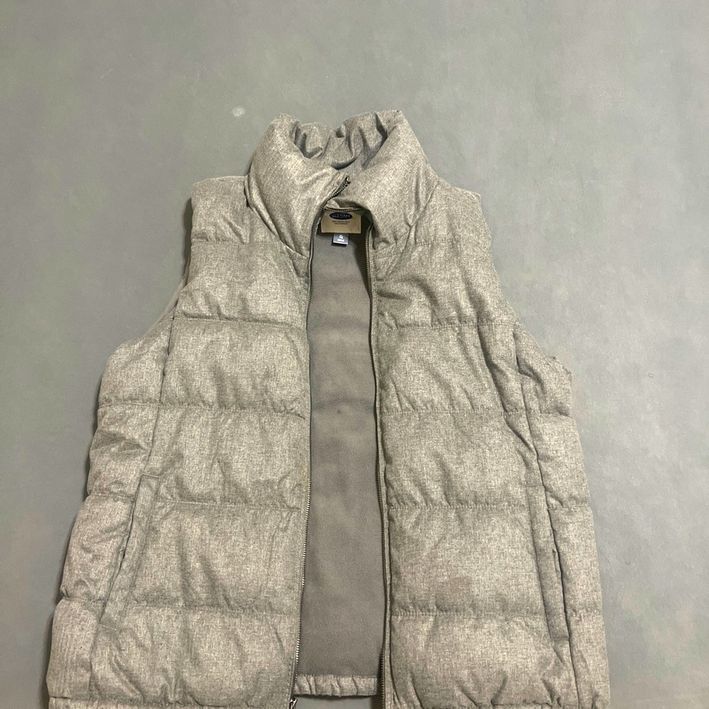 Old navy puffer vest